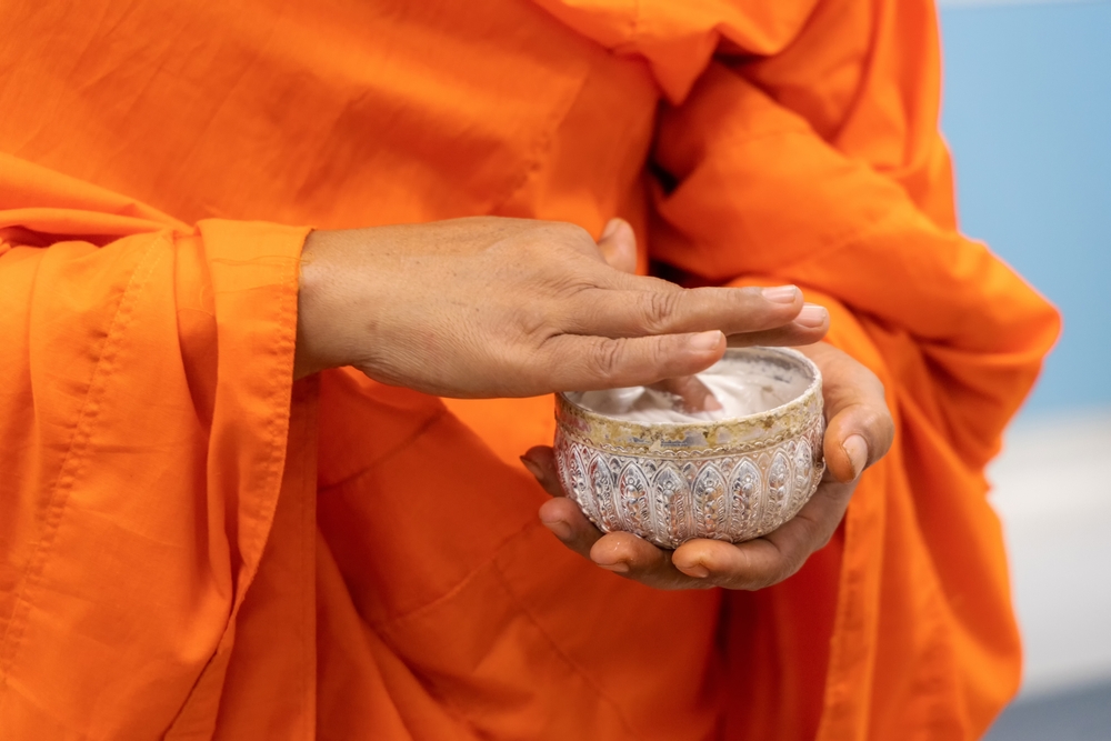 เจิมรถใช้อะไรบ้าง หนึ่งในอุปกรณ์ที่ต้องเตรียมก็คือดินสอพอง