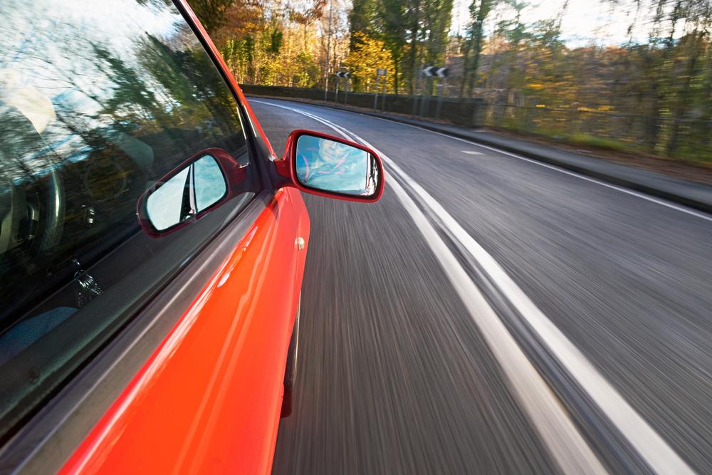 แนะนำวิธีเข้าโค้งรถยนต์ให้ปลอดภัย ไม่หลุดโค้งกลางทาง !