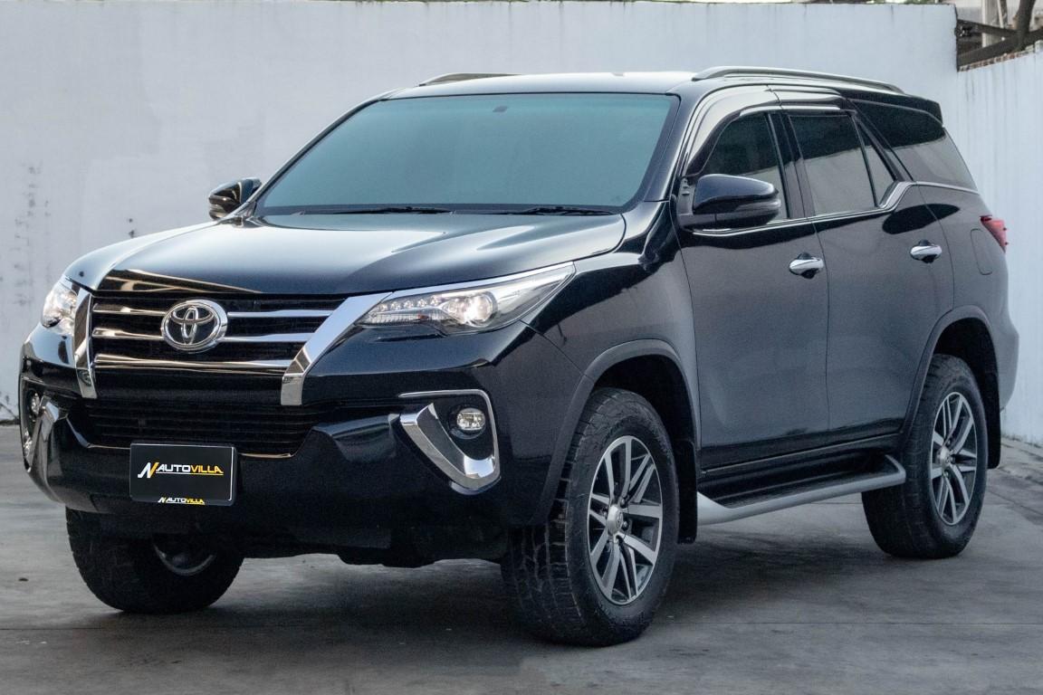 Toyota Fortuner 2.4 V LK0578