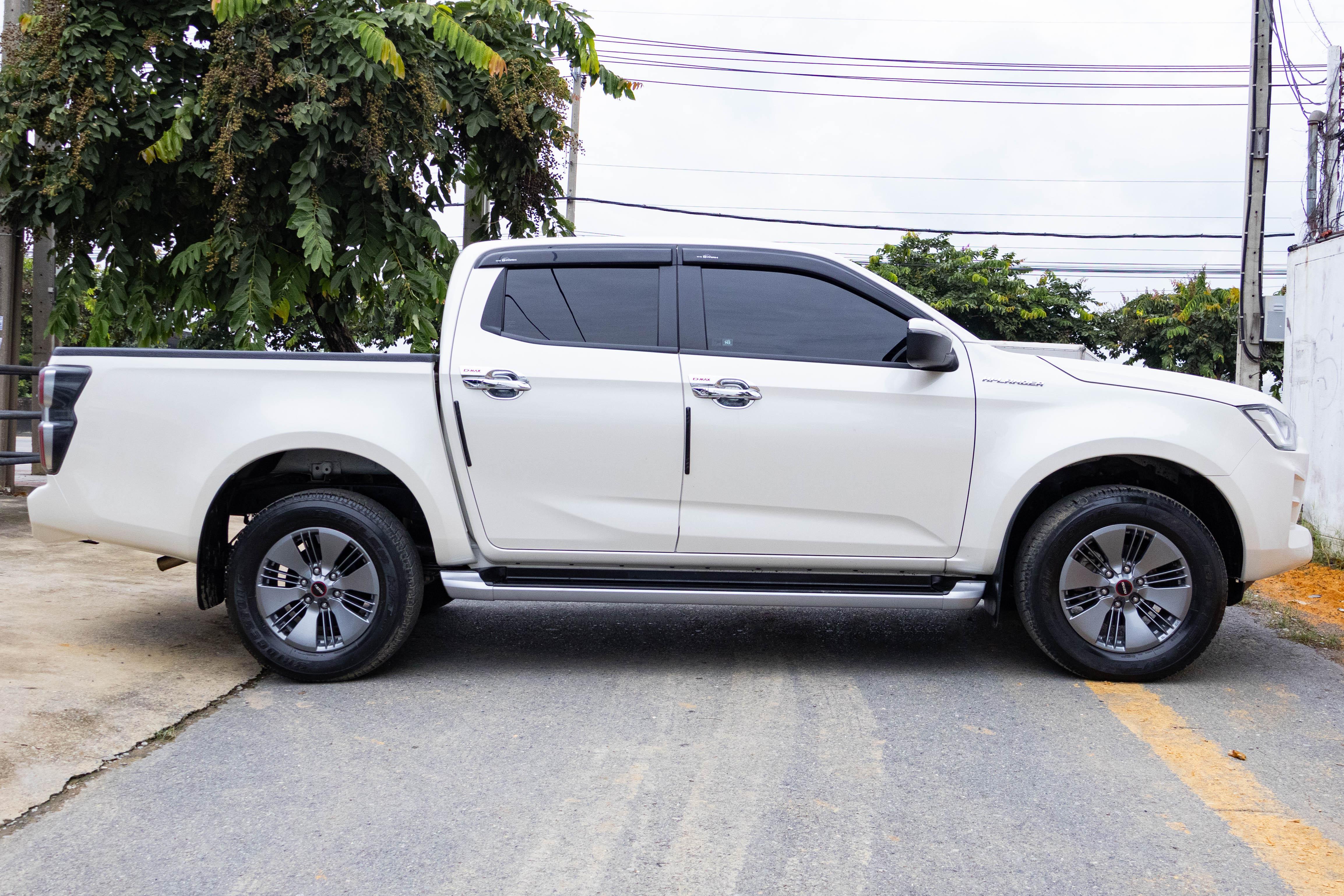 Isuzu Dmax Cab4 Hilander 1.9 Z M/T 2020 *RK2029*